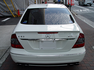 AMG E63ɃKXR[eBO{H̉摜2