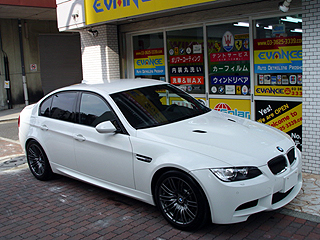 BMW M3Ƀ|}[H