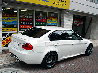 BMW M3ɃR[eBO{H̉摜