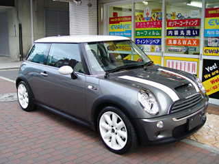 MINI COOPER S̃A~zB[ɃKXR[eBO{H̉摜