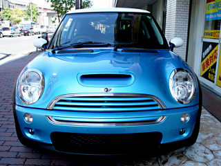 Mini Cooper SɃKXR[eBOƃJ[tB{H̉摜