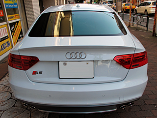 audi_s5_sportbackɃKXR[eBOƃJ[tB{H