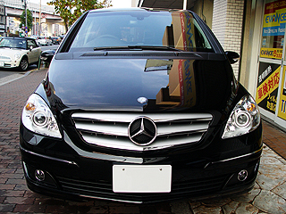 BENZ B200ɃKXR[eBOƃJ[tB{H̉摜