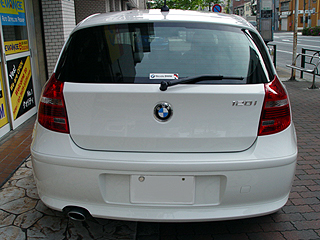 BMW120ɃKXR[eBOƃJ[tB{H