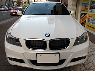 KXR[eBOꂽBMW320i