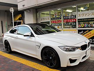 BMW M4ɃtgSʓfMtB{Hς݉摜