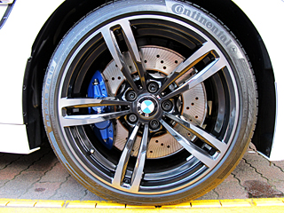 BMW M4̃A~zB[ɃKXR[eBOς݉摜6