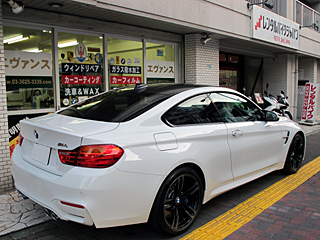 BMW M4ɃJ[tBANA^28{Hς݁AԊỎ摜7