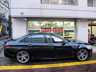 BMW M5ɃNA^28AJ[tB{H摜