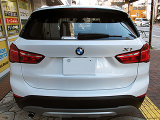 BMW x1ɃKXR[eBOƃNA^28{Hς݉摜