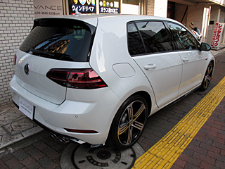 VW GOLF RɃNA^37{Hς݉摜