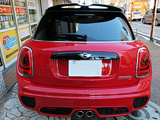 MINI 5DOOR COOPER SɃKXR[eBOƃJ[tB{H̉摜