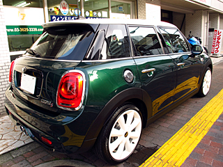 NA^19{HƃKXR[eBOꂽMINI COOPER S 5DOOR̉Ẻ摜