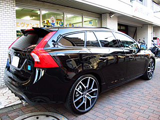 VOLVO V60 |[X^[ɃKXR[eBOTC-6349Ăt{H摜6