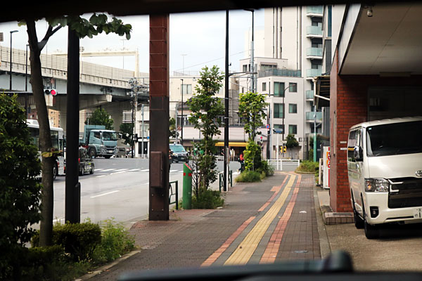 クアンタム14施工後のリヤガラス、車内からの視認性