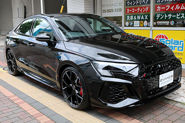 ガラスコーティング済みAUDI RS3右前方からの全体