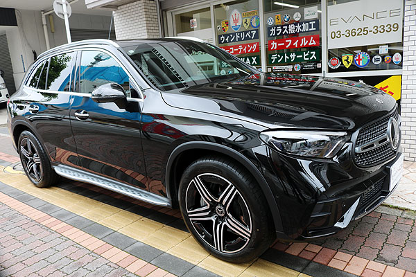 コーティング済みBenz GLC右前方からの画像